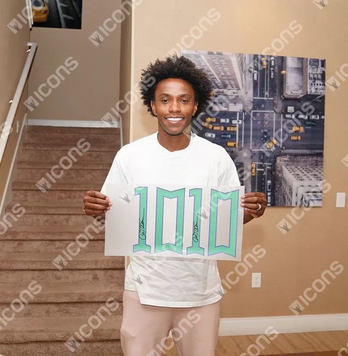 Icons Willian Back Signed Brazil Retro Home Shirt In Classic Frame