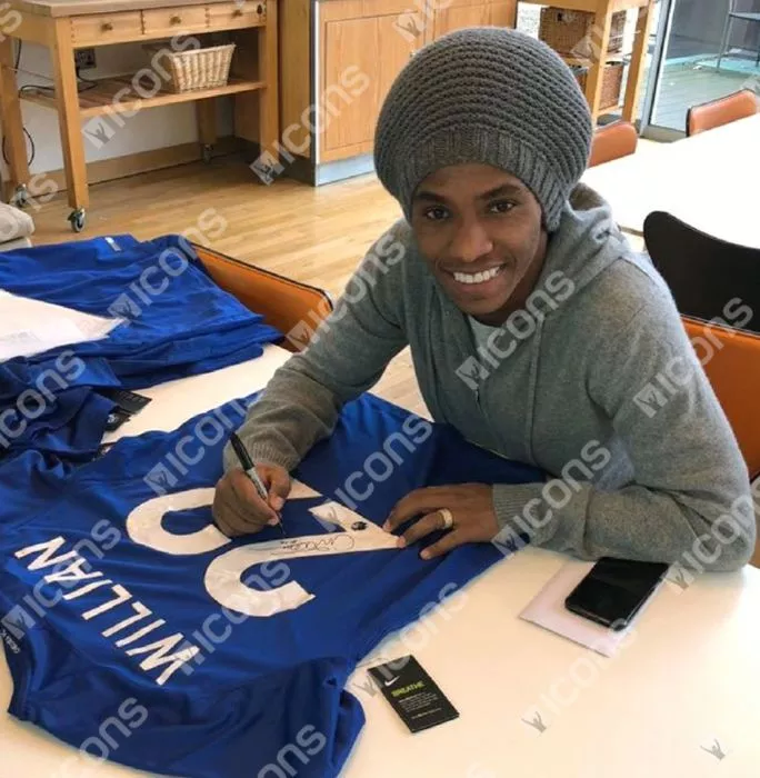 Icons Willian Signed Chelsea 2017-18 Home Shirt In Classic Frame