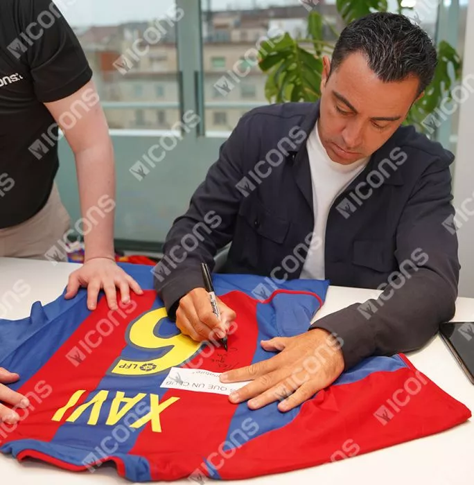 Icons Xavi Back Signed FC Barcelona 2002-03 Home Shirt - "Mes Que Un Club" Inscription In Hero Frame: Option 1