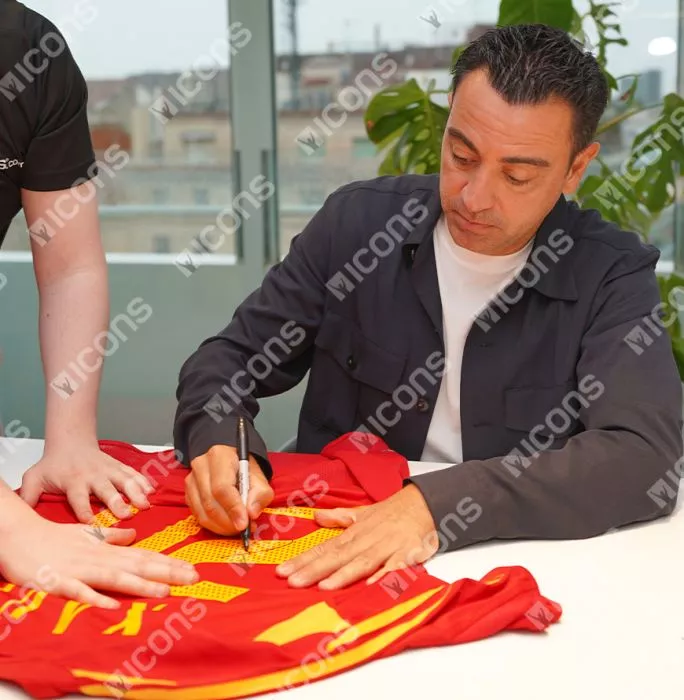 Icons Xavi Back Signed Spain 2004-06 Home Shirt In Hero Frame: Option 1