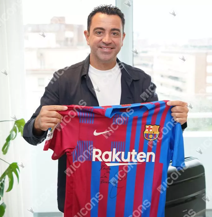 Icons Xavi Front Signed FC Barcelona 2021-22 Home Shirt - "Made In La Masia" Inscription In Hero Frame: Option 1