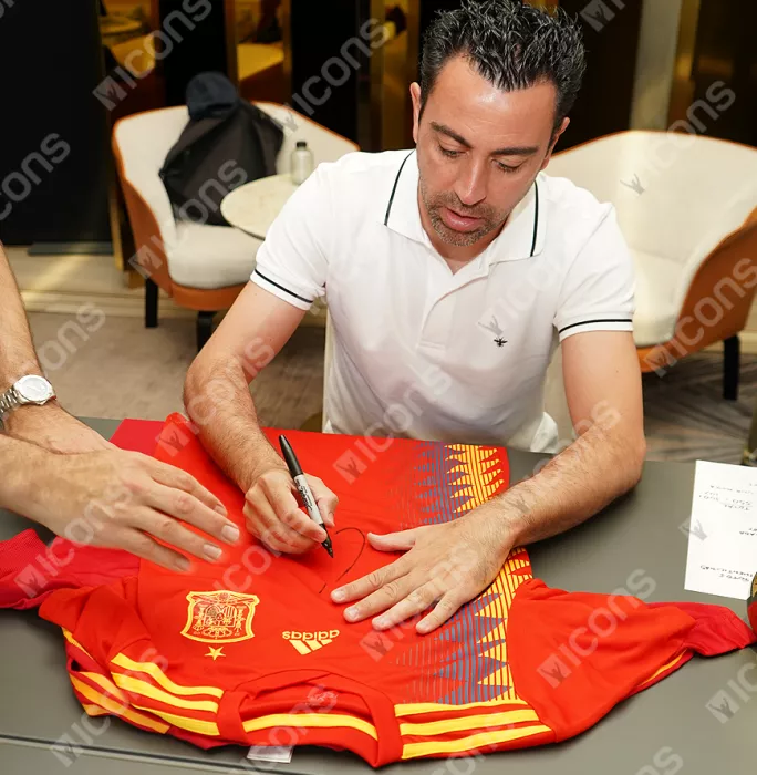 Icons Xavi Front Signed Spain 2018-19 Home Shirt In Classic Frame