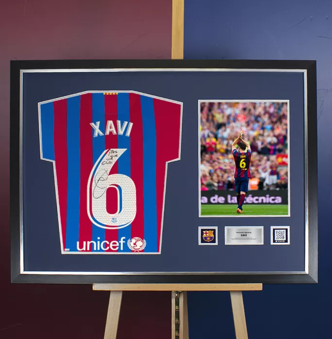 Icons Xavi Official FC Barcelona Back Signed And Framed 2021-22 Home Shirt: 'Mes Que Un Club' Special Edition