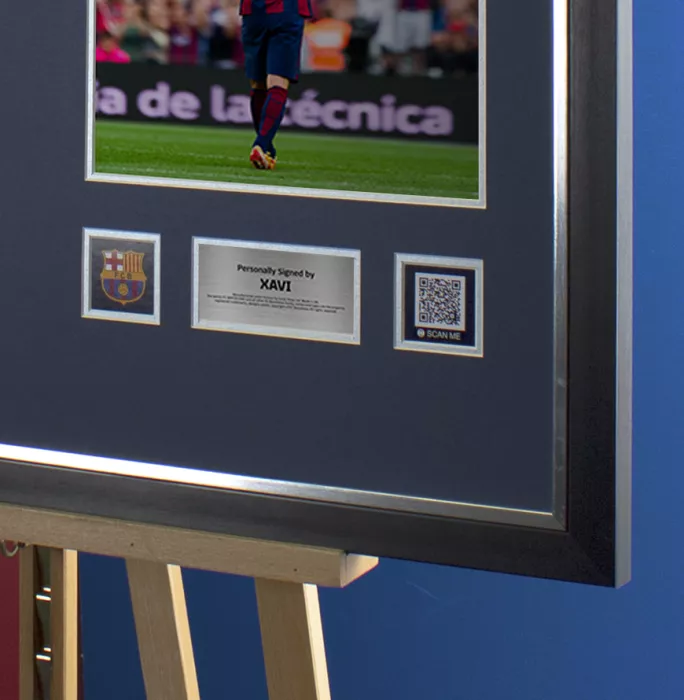 Icons Xavi Official FC Barcelona Back Signed And Framed 2021-22 Home Shirt: 'Mes Que Un Club' Special Edition