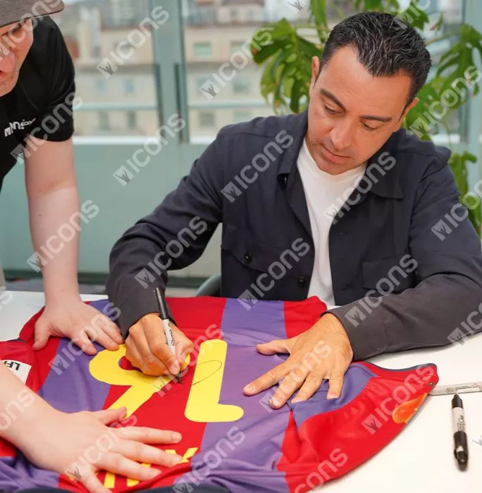 Icons Xavi Official UEFA Champions League Back Signed And Hero Framed FC Barcelona 2000-01 Home Shirt