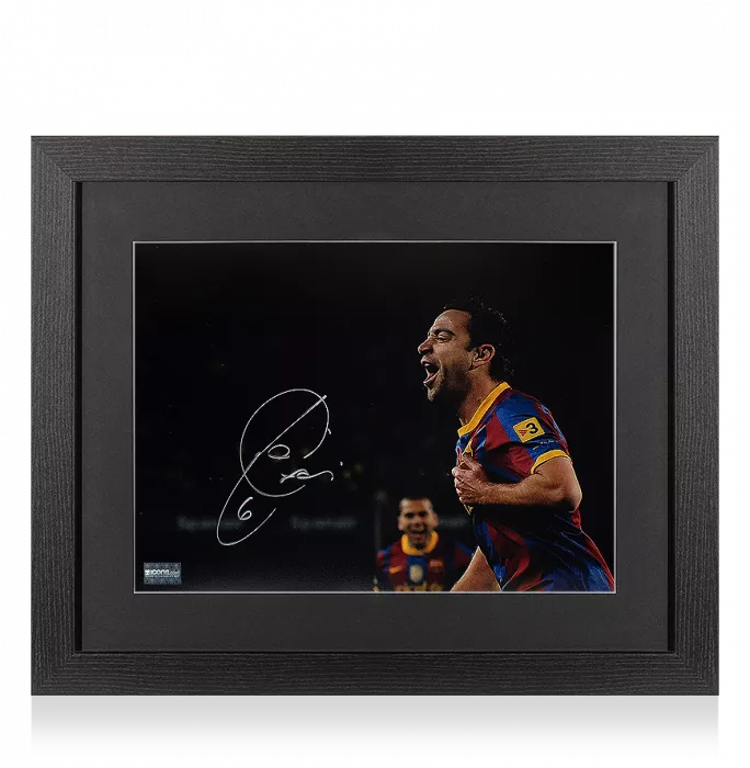 icons Xavi Signed FC Barcelona Photo In Black Wooden Frame: Blaugrana Legend