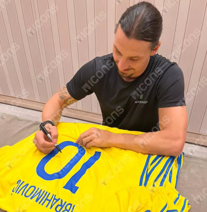 Icons Zlatan Ibrahimovic Back Signed Sweden 2016-17 Home Shirt In Classic Frame