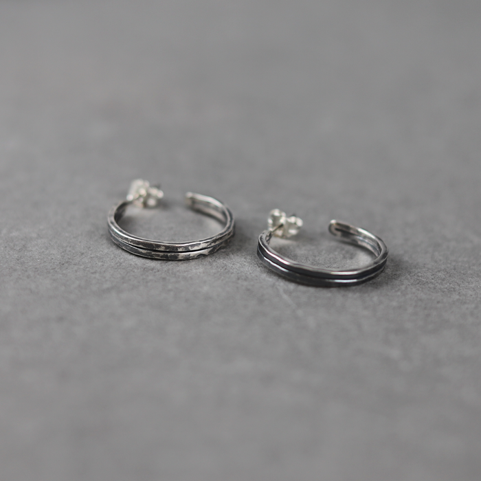 Ikon The Nine Of Hearts Hammered 3/4 Hoop Earrings