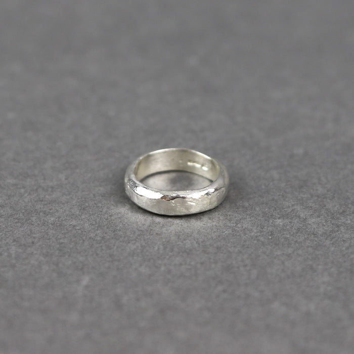 Ikon The Nine Of Hearts Hammered Band Ring