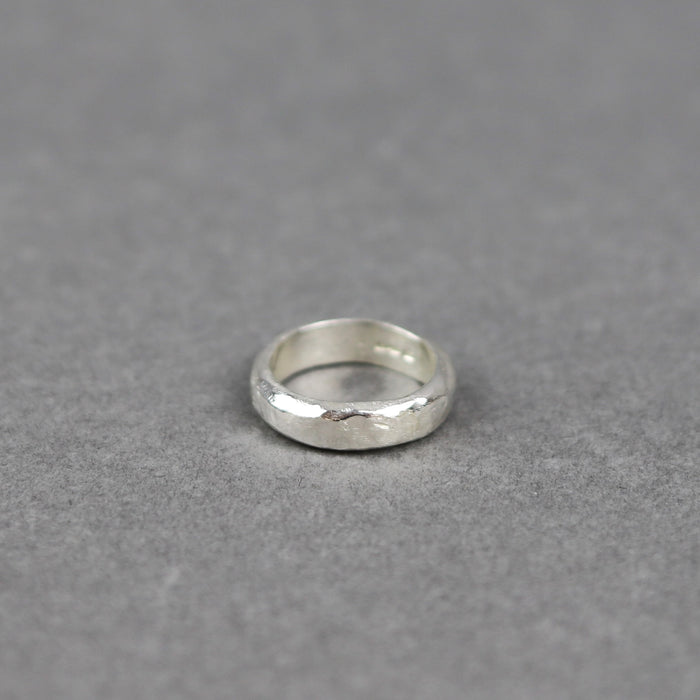 Ikon The Nine Of Hearts Hammered Band Ring