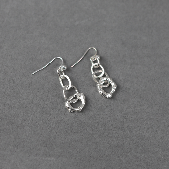 Ikon The Nine Of Hearts Rugged Chain Link Earrings