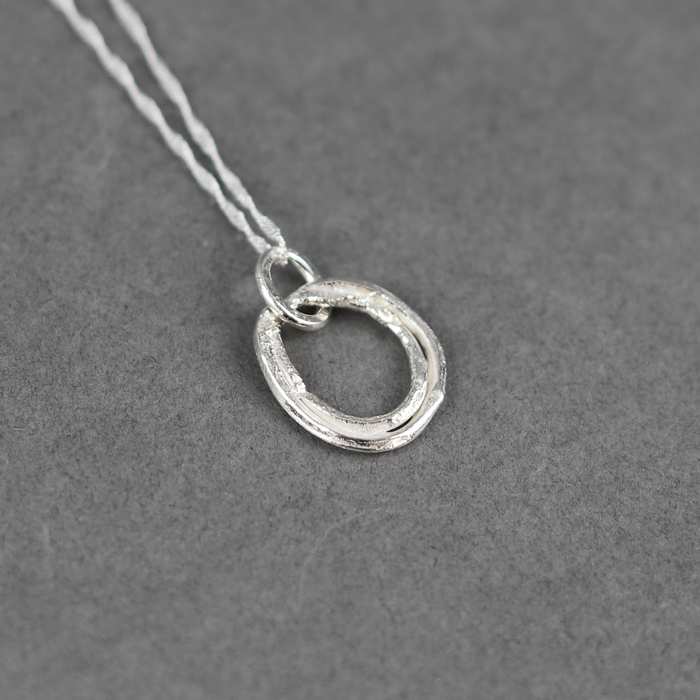 ikon The Nine of Hearts Simple Organic Oval Loop Necklace