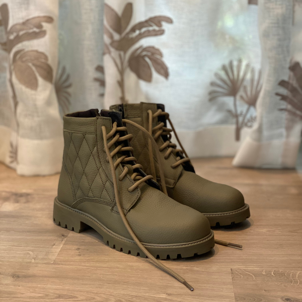 Ikwetta Quilted Combat Boot BLACK