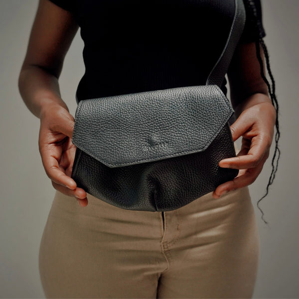 ikwetta Sage Crossbody Black