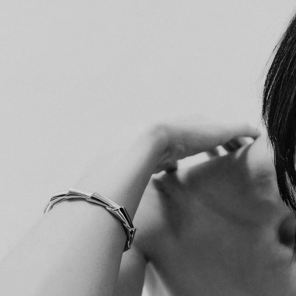 Ileana Makri Scroll Cuff