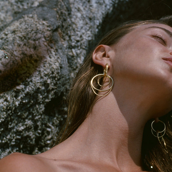 Ileana Makri Twinkler Looped Hoops YG