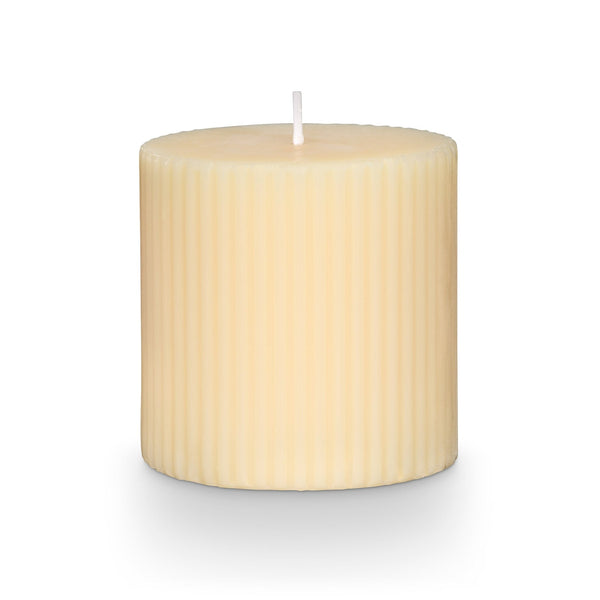 Illume Isla Lily Small Fragranced Pillar Candle