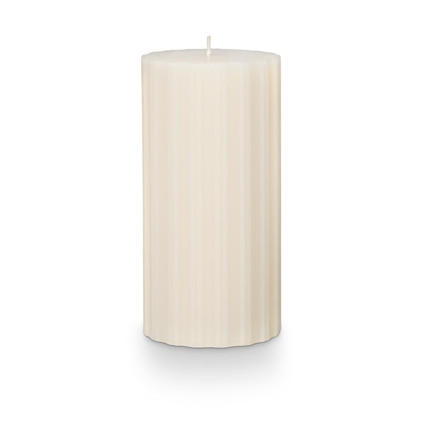 Illume Winter White Medium Fragranced Pillar Candle