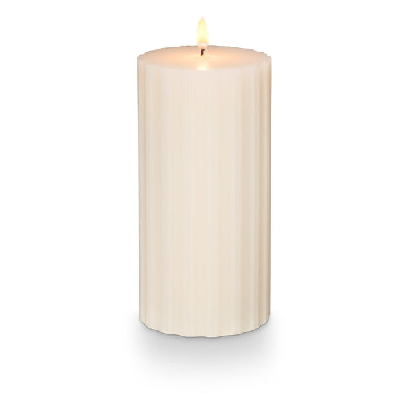 Illume Winter White Medium Fragranced Pillar Candle