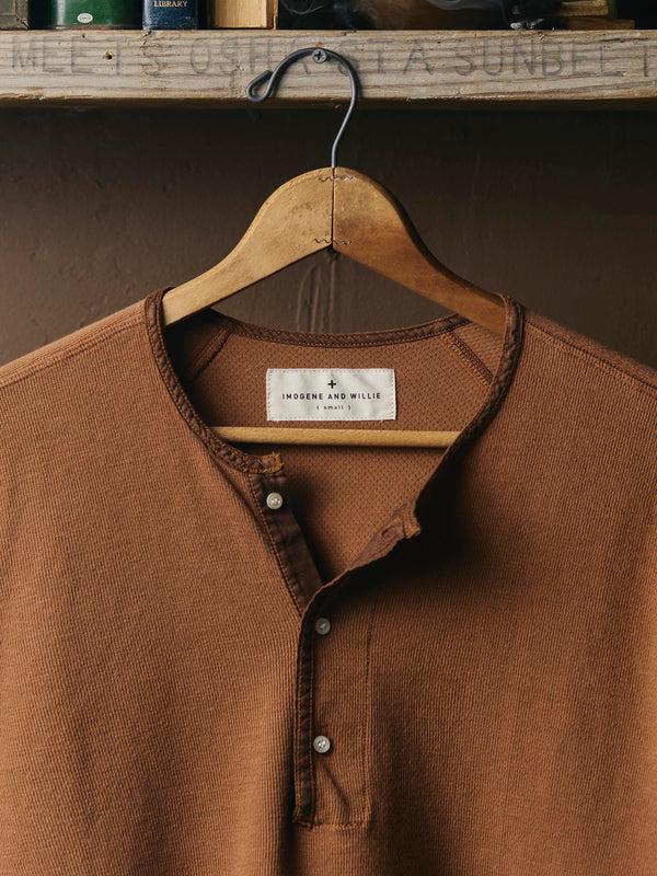 Imogene Willie Midweight Vintage Henley In Field Brown
