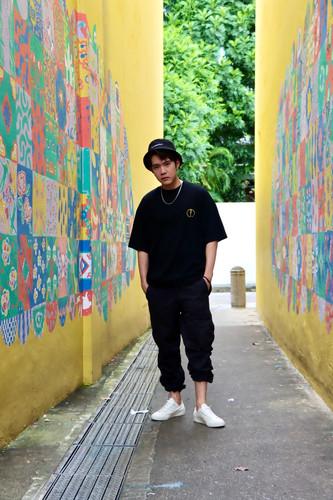 Imperfect GOLD DISTRESSED LOGO OVERSIZED TEE (BK)