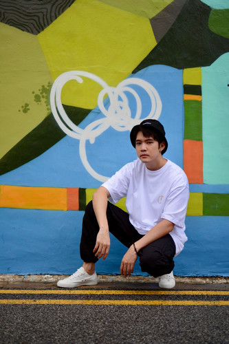 Imperfect GOLD DISTRESSED LOGO OVERSIZED TEE (WT)