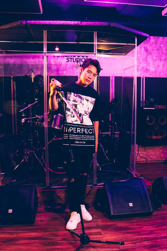 Imperfect ROCK STAR OVERSIZED TEE (BK)