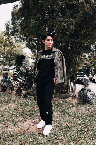 Imperfect VINTAGE FONT OVERSIZED TEE
