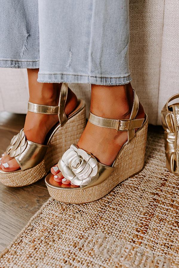 Impressions The Flora Metallic Wedge In Gold