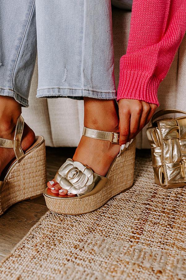 Impressions The Flora Metallic Wedge In Gold