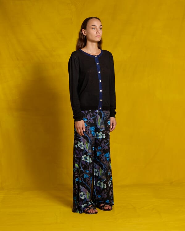 In Bed With You CONTRAST-EDGE FLORAL PRINT CARDIGAN WITH POCKETS COL. 833
