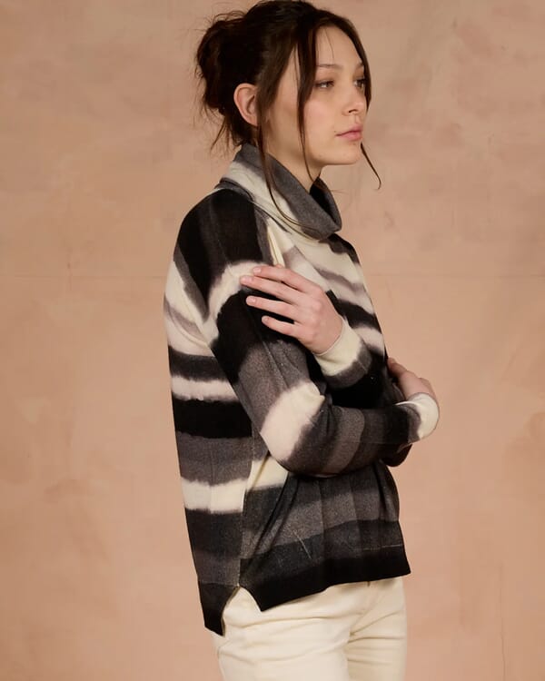 in bed with you GEOMETRIC PRINT BOAT NECK JUMPER COL.912