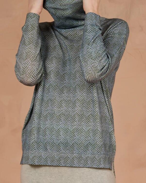 in bed with you FLORAL PRINT V NECK JUMPER COL. 104