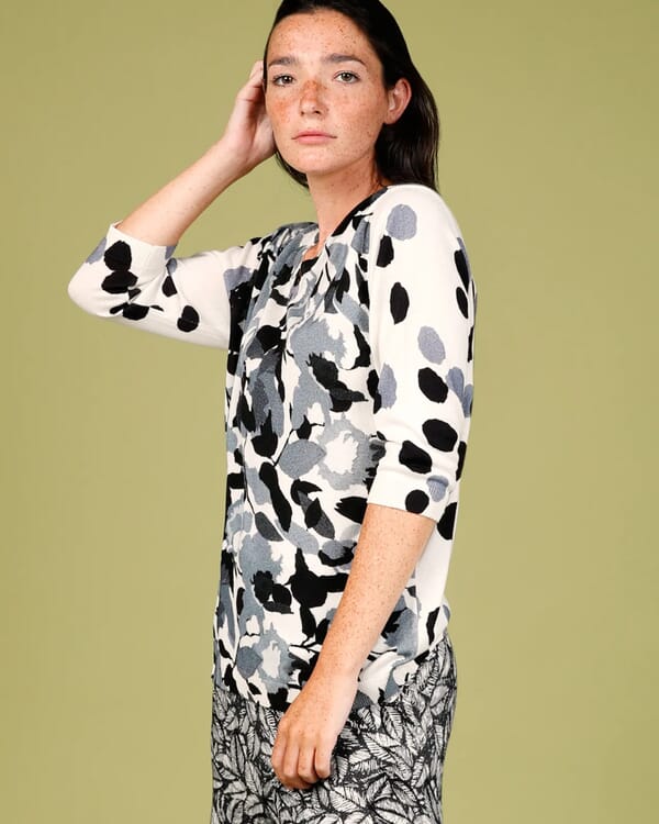 in bed with you GEOMETRIC CREWNECK JUMPER COL.185