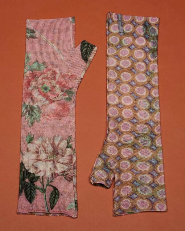 in bed with you MULTI PRINT REVERSIBLE BEANIE COL.008