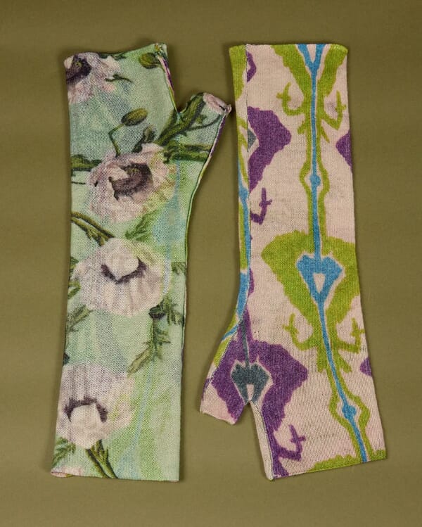 in bed with you MULTI PRINT REVERSIBLE BEANIE COL.018