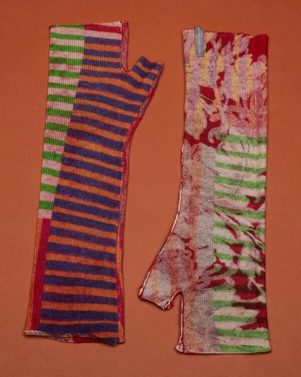 in bed with you MULTI PRINT REVERSIBLE GLOVES COL.012