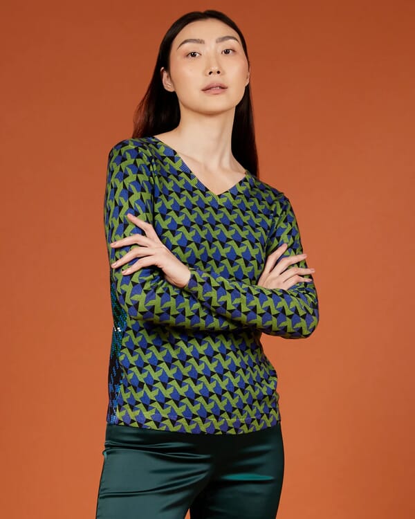 in bed with you SOLID COLOR PRINT BATWING SLEEVES V NECK JUMPER WITH CONTRAST TRIM COL.011