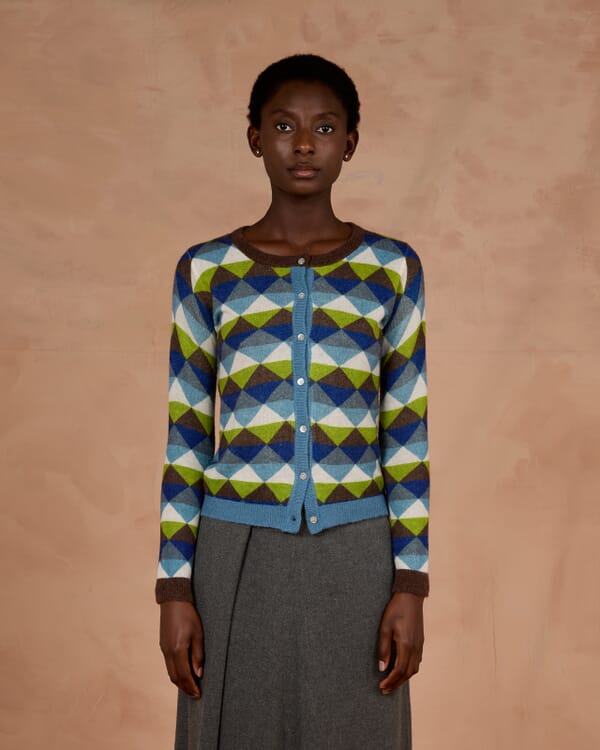 In Bed With You SOLID COLOUR V NECK CARDIGAN WITH POCKETS COL. 010