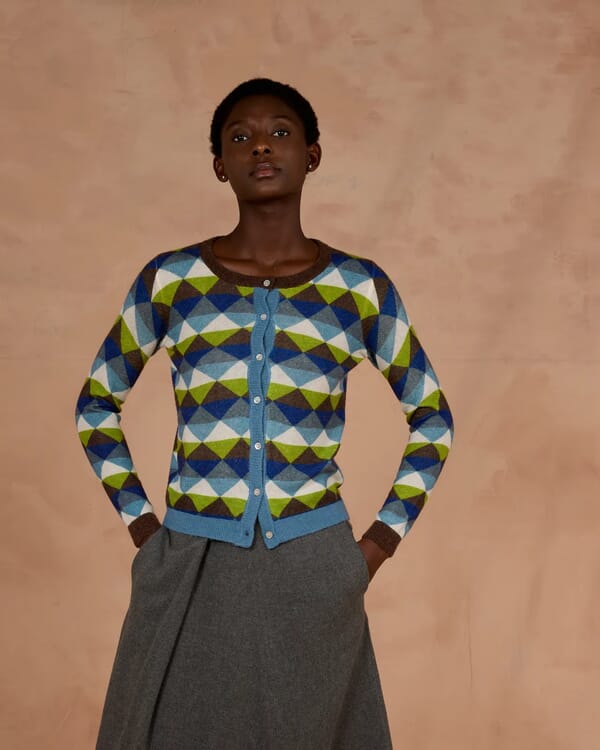 in bed with you SOLID COLOUR V NECK CARDIGAN WITH POCKETS COL. 010