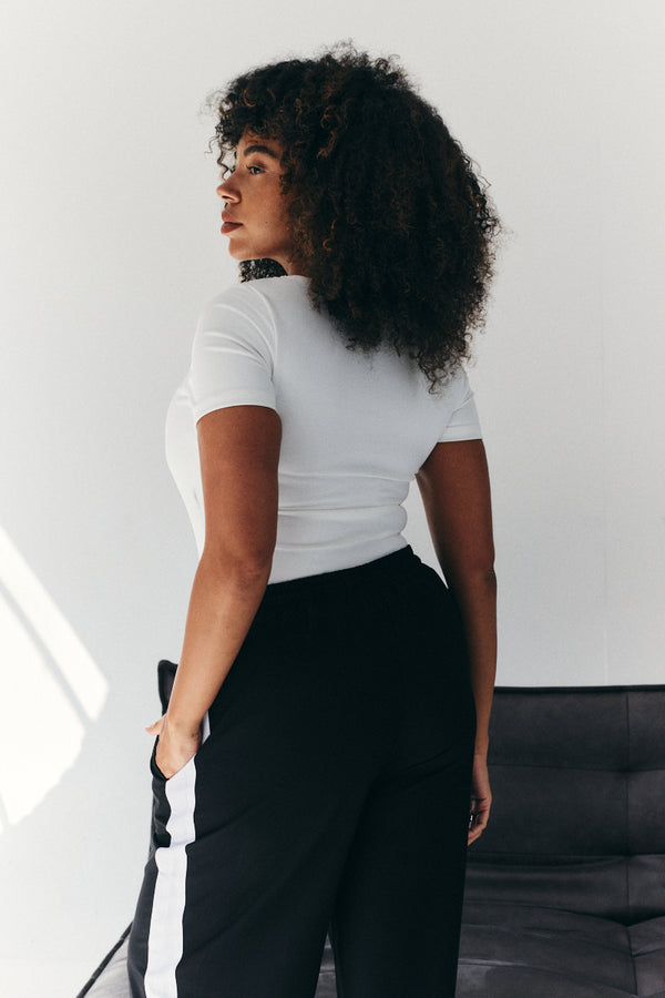 In The Style Fits Built In Bra Sculpt & Control Short Sleeve Bodysuit White