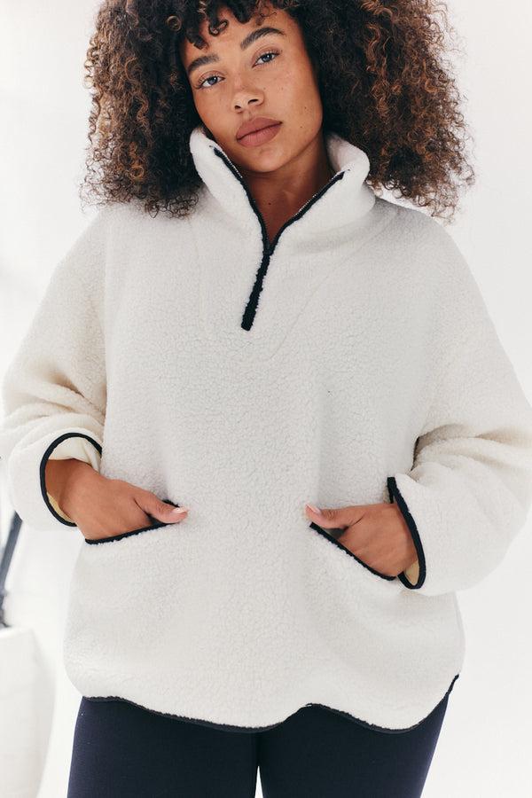 In The Style Fits Contrast Piping Borg Lined Half Zip Up Fleece Cream