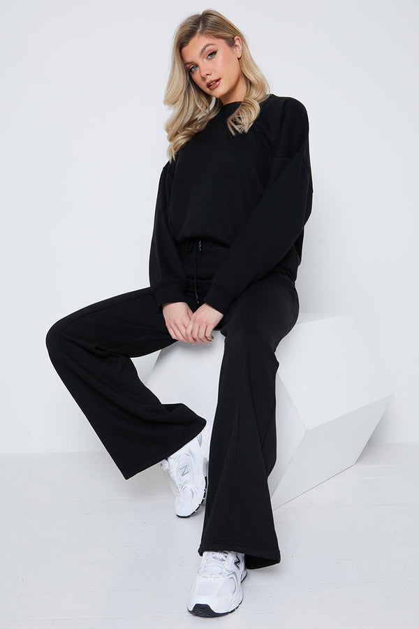 in the style Fits Crew Neck Fleecback Sweater Black