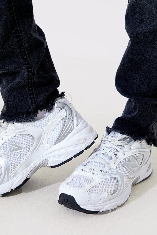 In The Style In The Style Acid Wash Straight Leg Split Hem Jeans Black