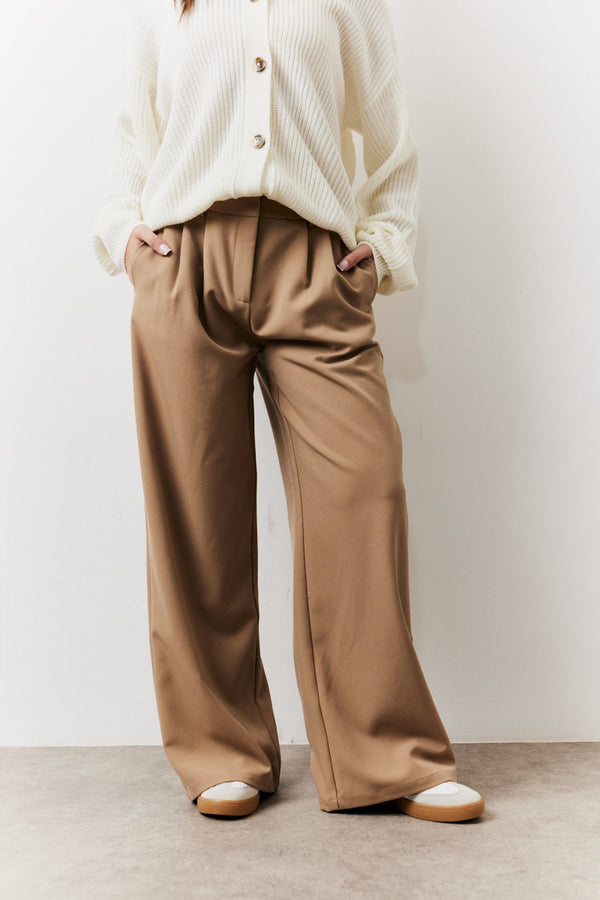 In The Style In The Style Adjustable Waist Pleat Wide Leg Trouser Brown