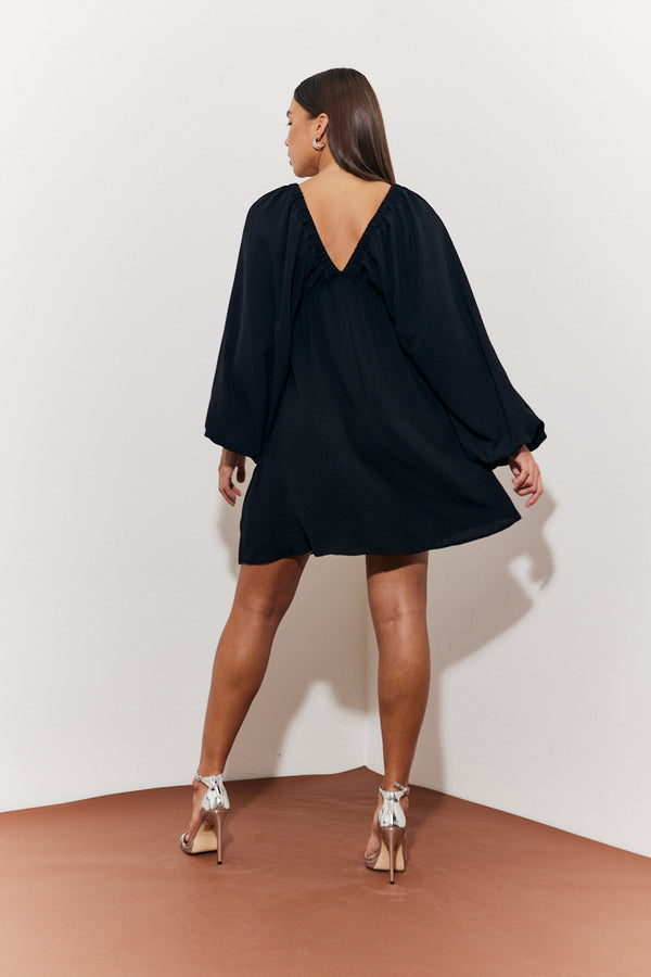 In The Style In The Style Balloon Sleeve Smock Mini Dress Black