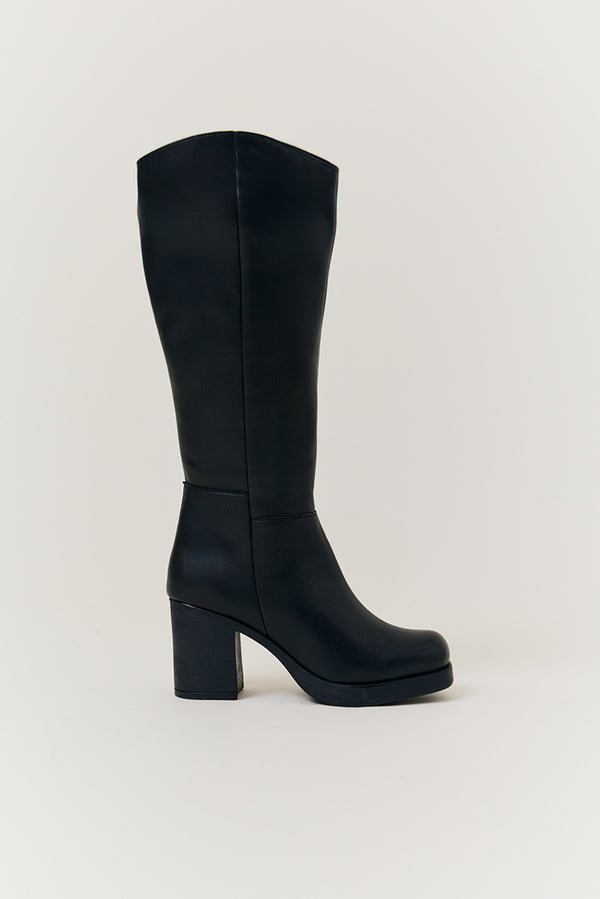 in the style In The Style Bella Chunky Heeled High Leg Boot Black