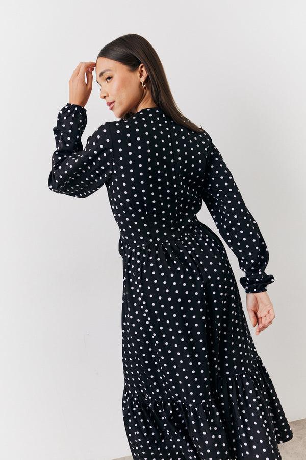 In The Style In The Style Black And White Polka Dot Frill Detail Midaxi Dress Black