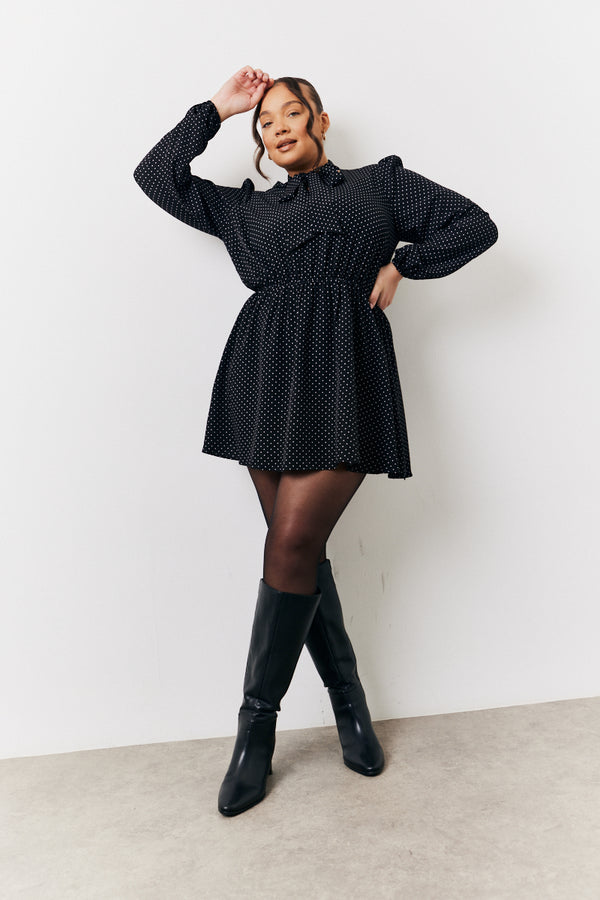 In The Style In The Style Black And White Polka Dot Mini Dress With Tie Neck Black