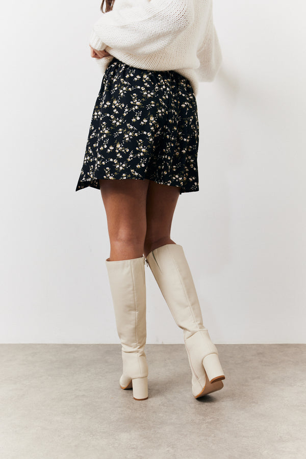 In The Style In The Style Black Floral Flippy Mini Skirt Multi